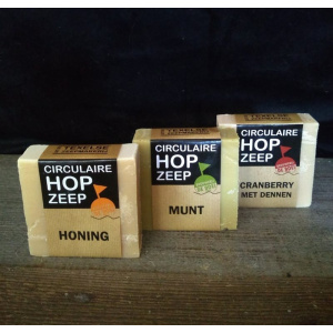 circulaire-hop-zeep-cranberry-met-dennen_2