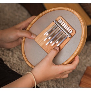 hokema-sansula-duimpiano-bespelen