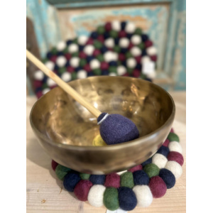 klankschaal-onderzetter-vilt-20cm-d_blauwgroenwitpaars-0300110423_a