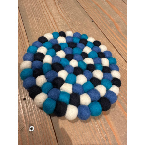 klankschaalonderzetter-viltbolletjes-blauwtinten-wit-20cm_b