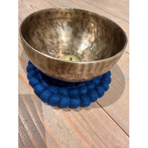 klankschaalonderzetter-viltbolletjes-donkerblauw-effen-20cm_a